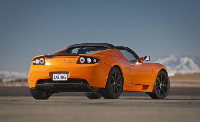 Tesla Wants to Give its Next-Gen Roadster Away for Free