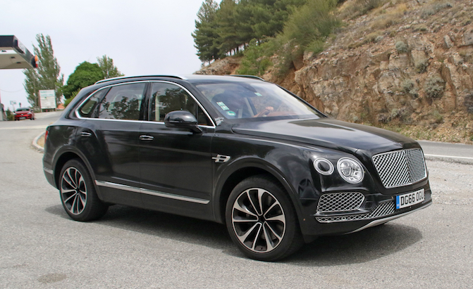 Bentley Bentayga Plug-In With Zero Emission Drive Mode Coming in 2018