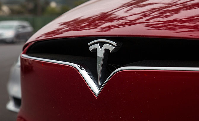 Known Short Seller Says Tesla Stock is ‘Worthless’