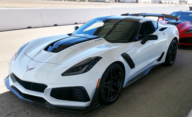 Hot-Lapping the 2019 Chevrolet Corvette ZR1 with a Professional Race Driver