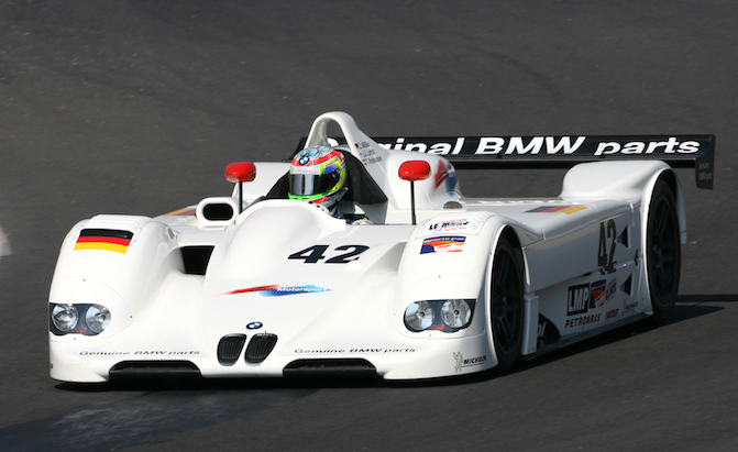 BMW Wants to Build a Hydrogen Electric Race Car